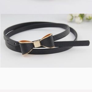 Bow Accent Slim Black Belt